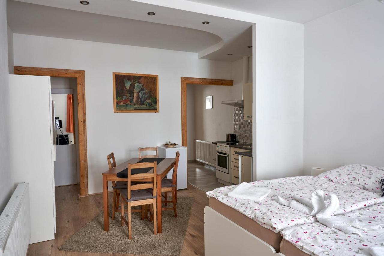 Krejcovstvi Apartman Mělník Kültér fotó